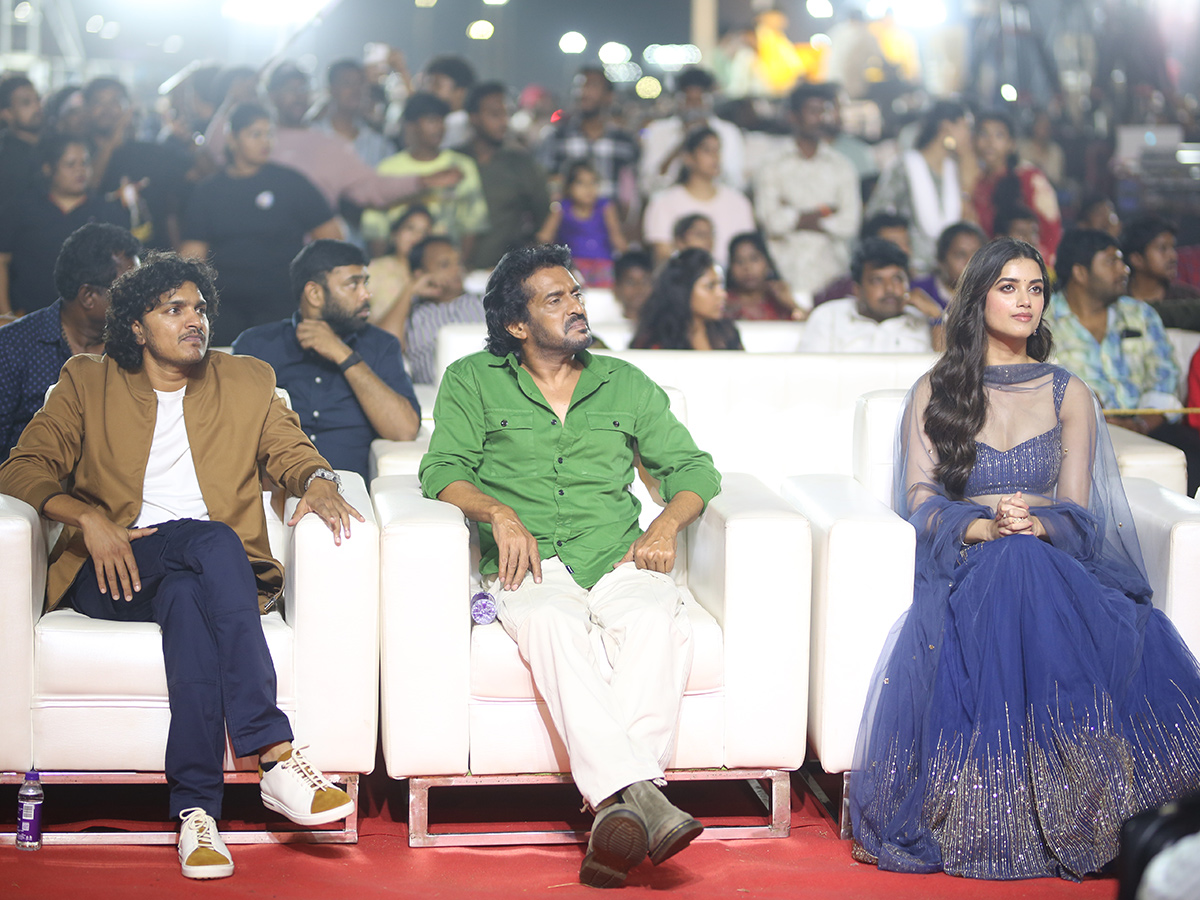 Andhra King Taluka Musical Concert At Visakhapatnam Photos9