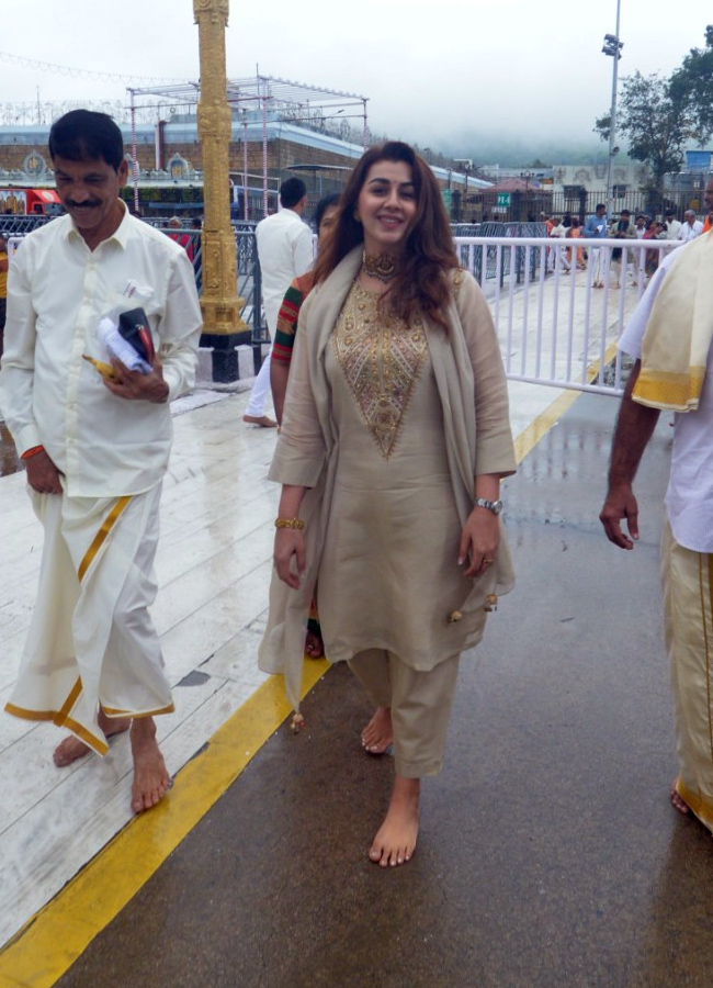 Actress Nikki Galrani at Tirumala Srivari Seva Photos11