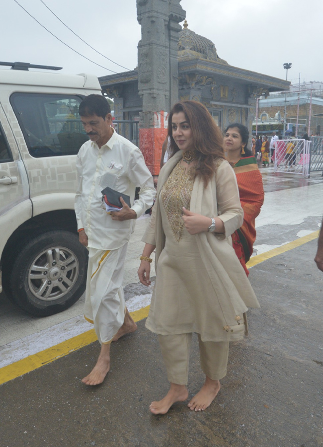 Actress Nikki Galrani at Tirumala Srivari Seva Photos13