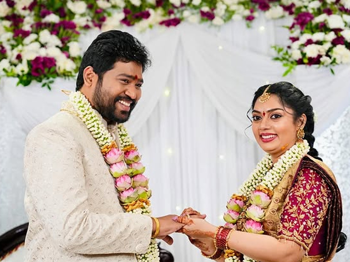 Telugu serial actress's engagement with her boyfriend (Photos)4