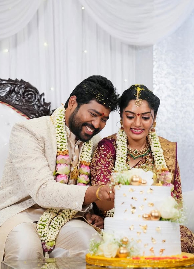 Telugu serial actress's engagement with her boyfriend (Photos)7