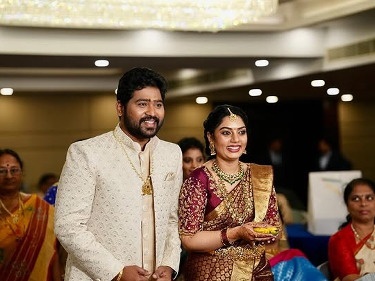 Telugu serial actress's engagement with her boyfriend (Photos)8