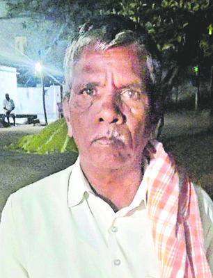 యంత్రాలు లేక.. పంటలు తెగక2