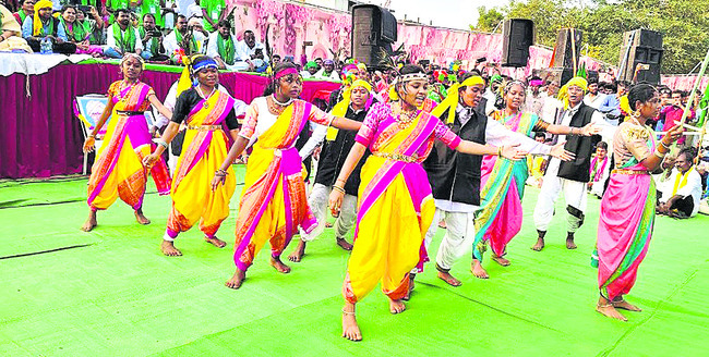 ● లంబాడీలను ఎస్టీ జాబితా నుంచి తొలగించాలని నాయకుల డిమాం3