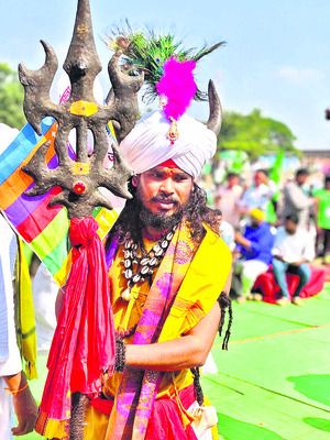 ● లంబాడీలను ఎస్టీ జాబితా నుంచి తొలగించాలని నాయకుల డిమాం5