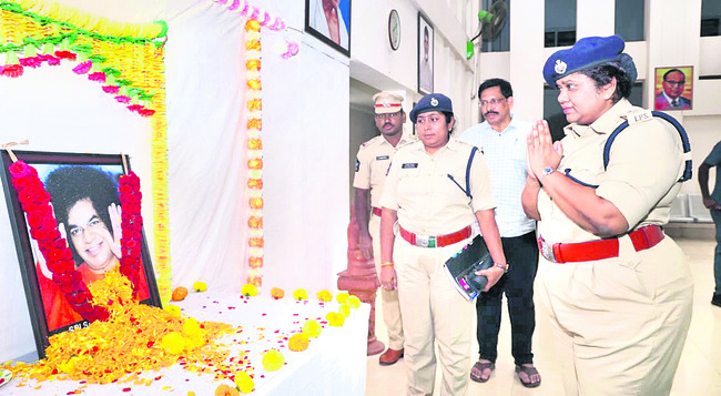 ఘనంగా సత్యసాయిబాబా జయంతి 1