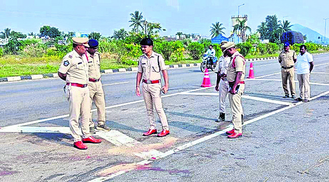 దారిపై నెత్తుటి చార2