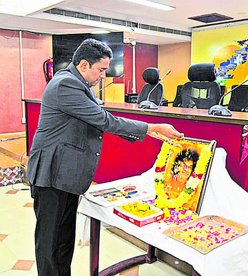 స్ఫూర్తిసారథి సత్యసాయి 3