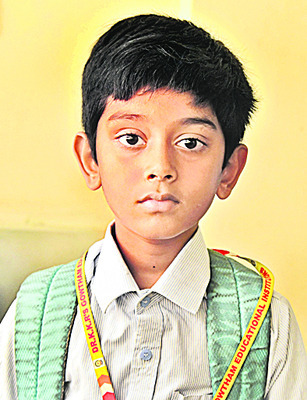 ఉత్సాహంగా ‘సాక్షి స్పెల్‌ బీ, మ్యాథ్‌ బీ’5