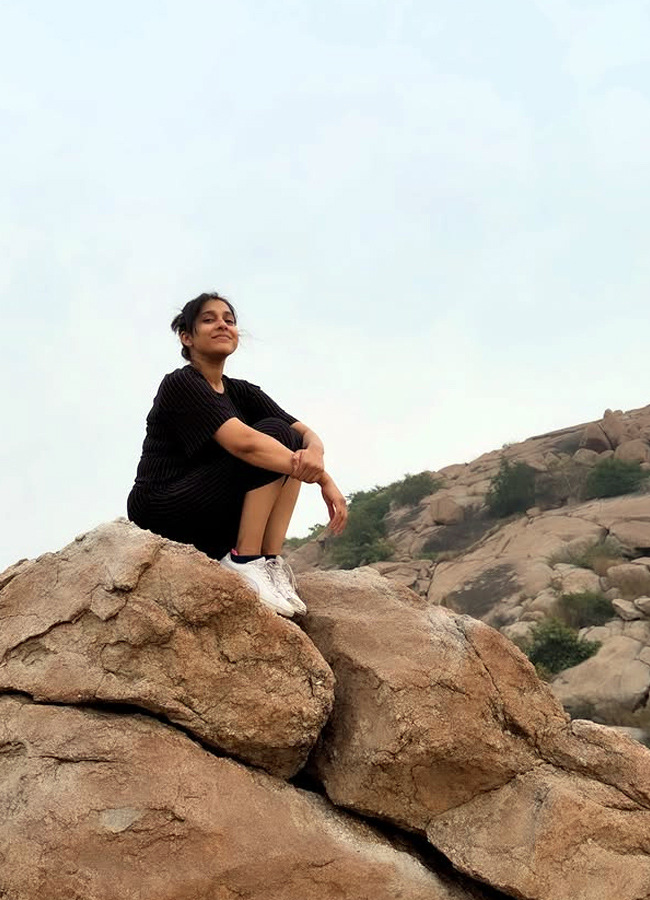 Anchor rashmi gautam latest photos2