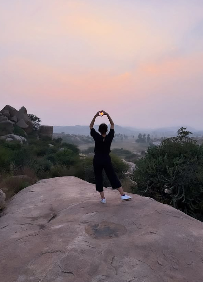 Anchor rashmi gautam latest photos10