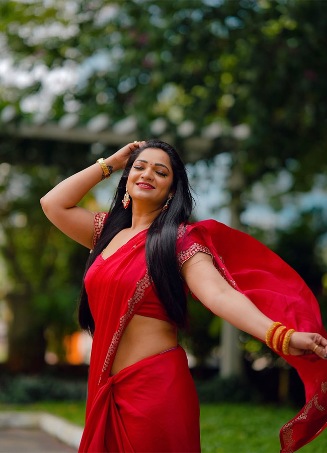 Bigg Boss Fame Ashwini Sri HD Photos2