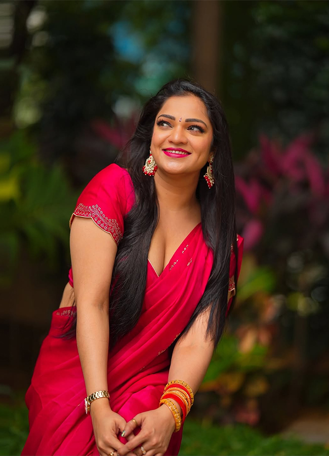 Bigg Boss Fame Ashwini Sri HD Photos3