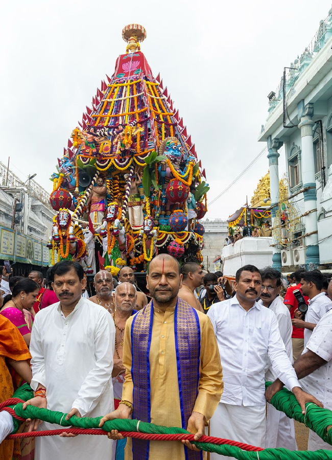 A grand chariot festival in Tiruchanur7