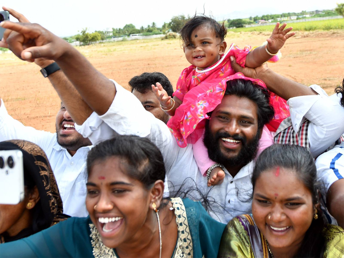 YS Jagan Attend Marriage At Raptadu Thopudurthi Prakash Reddy12