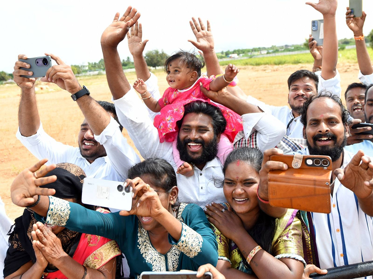 YS Jagan Attend Marriage At Raptadu Thopudurthi Prakash Reddy13