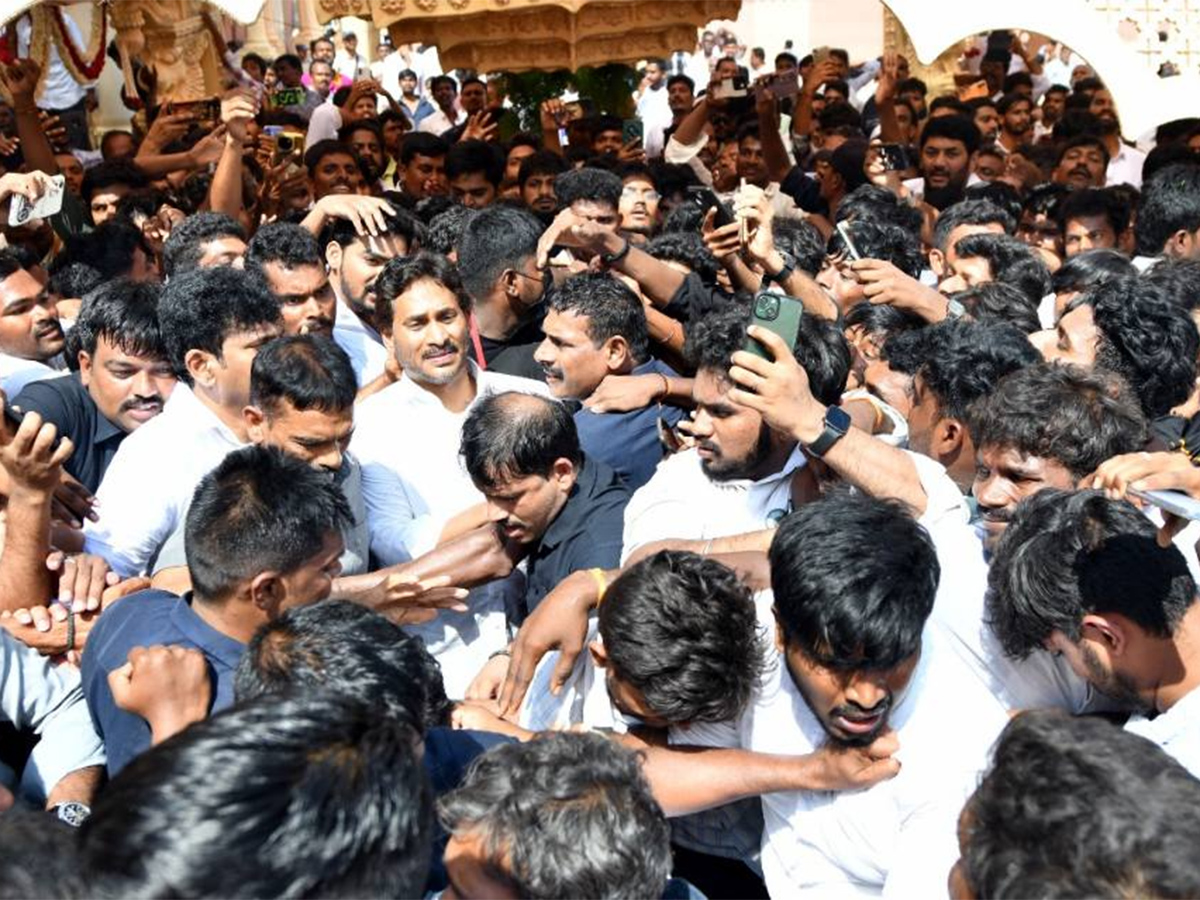 YS Jagan Attend Marriage At Raptadu Thopudurthi Prakash Reddy7