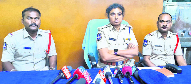 ఫోరెన్సిక్‌ నివేదికే కీలకం 1