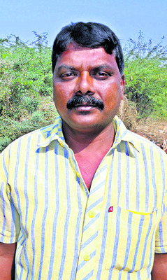   17 క్వింటాళ్లు    అమ్ముకోలేని పరిస్థితి 
1