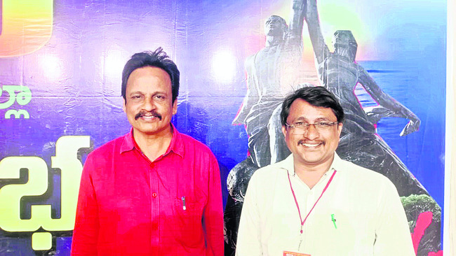 ప్రధాన రహదారి  నిర్మాణం పూర్తి చేయాలి3