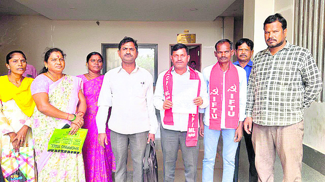 అర్జీల పరిష్కారంలో వేగం పెంచాలి2