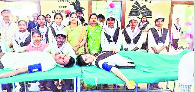 41 యూనిట్ల రక్తం సేకరణ 1