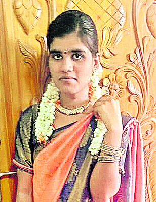 ప్రియుడు పెళ్లికి  నిరాకరించాడని..! 
1