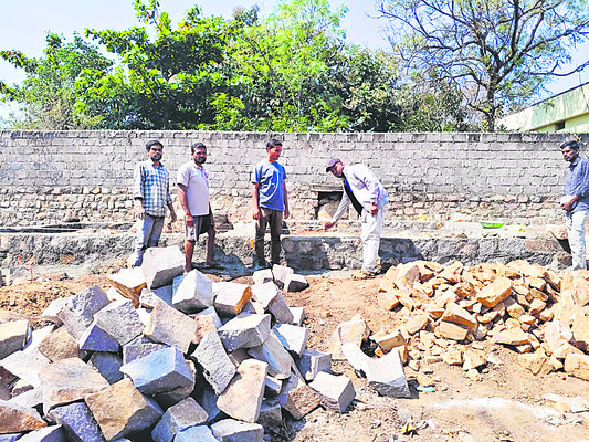 చెంచు కుటుంబాలకు సొంతిళ్లు 
1