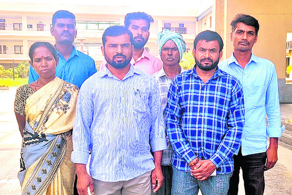 సమస్యల‘వాణి’.. పరిష్కరించాలని1