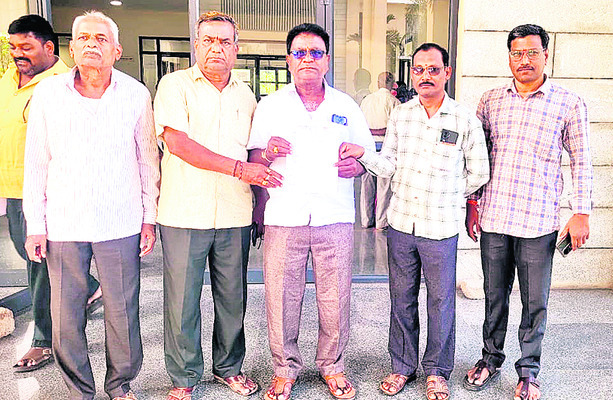 సమస్యల‘వాణి’.. పరిష్కరించాలని3