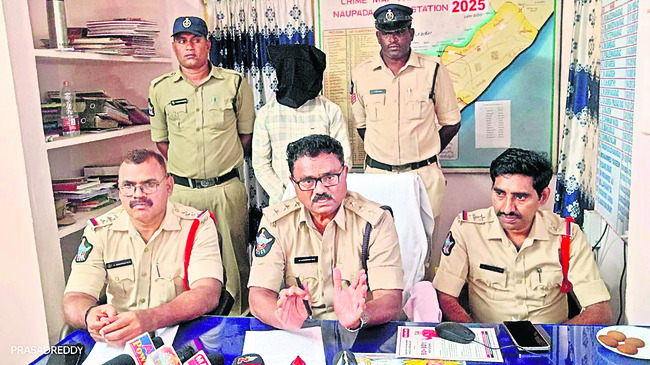 పేలు మందు తాగి ఆత్మహత్య 1