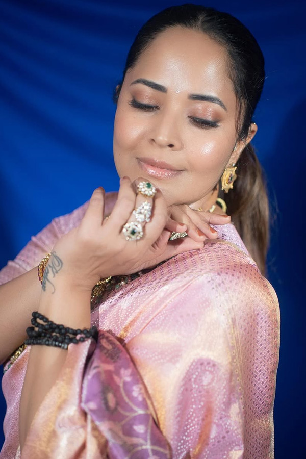 Anasuya Bharadwaj Stunning Looks In Saree Photos11