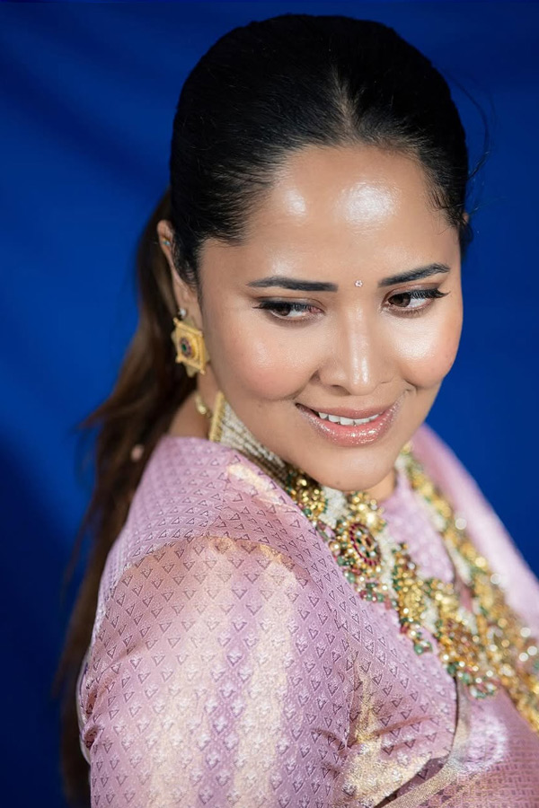 Anasuya Bharadwaj Stunning Looks In Saree Photos4