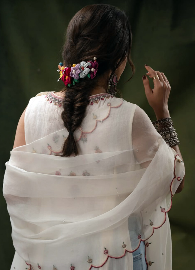 Keerthy Suresh in a variety dress in a variety of poses (photos)10