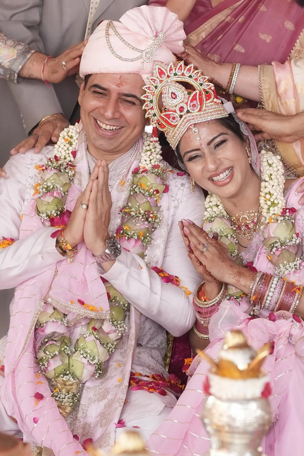 Kyunki Saas Bhi Kabhi Bahu Thi Actors Sandeep Baswana And Ashlesha Savant Get Married After 23 Years Of Dating Photos4