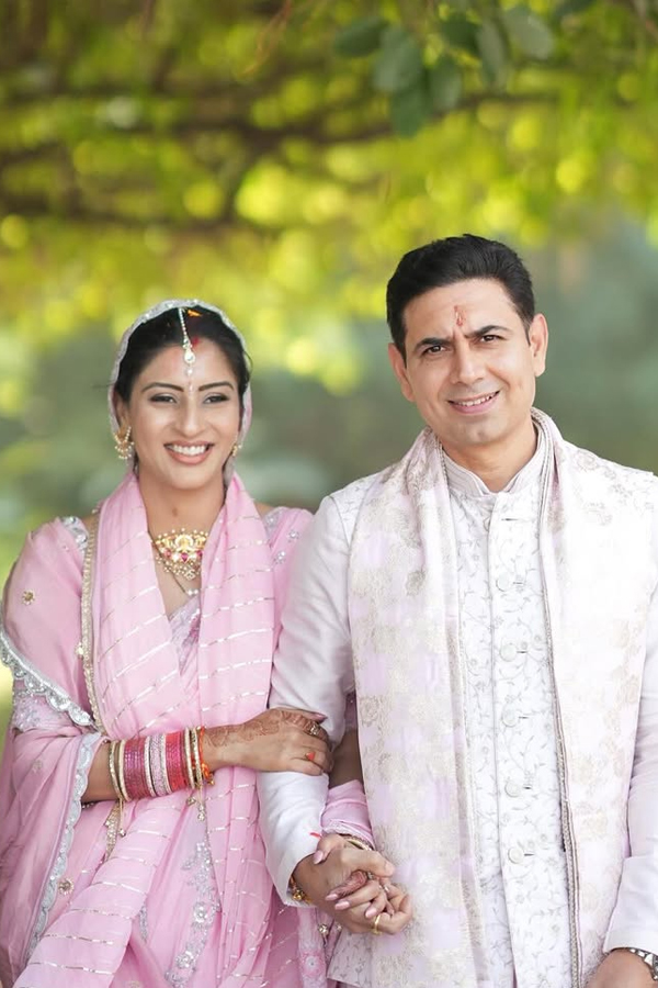 Kyunki Saas Bhi Kabhi Bahu Thi Actors Sandeep Baswana And Ashlesha Savant Get Married After 23 Years Of Dating Photos7