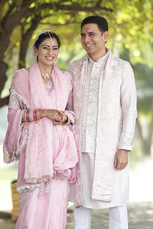 Kyunki Saas Bhi Kabhi Bahu Thi Actors Sandeep Baswana And Ashlesha Savant Get Married After 23 Years Of Dating Photos8