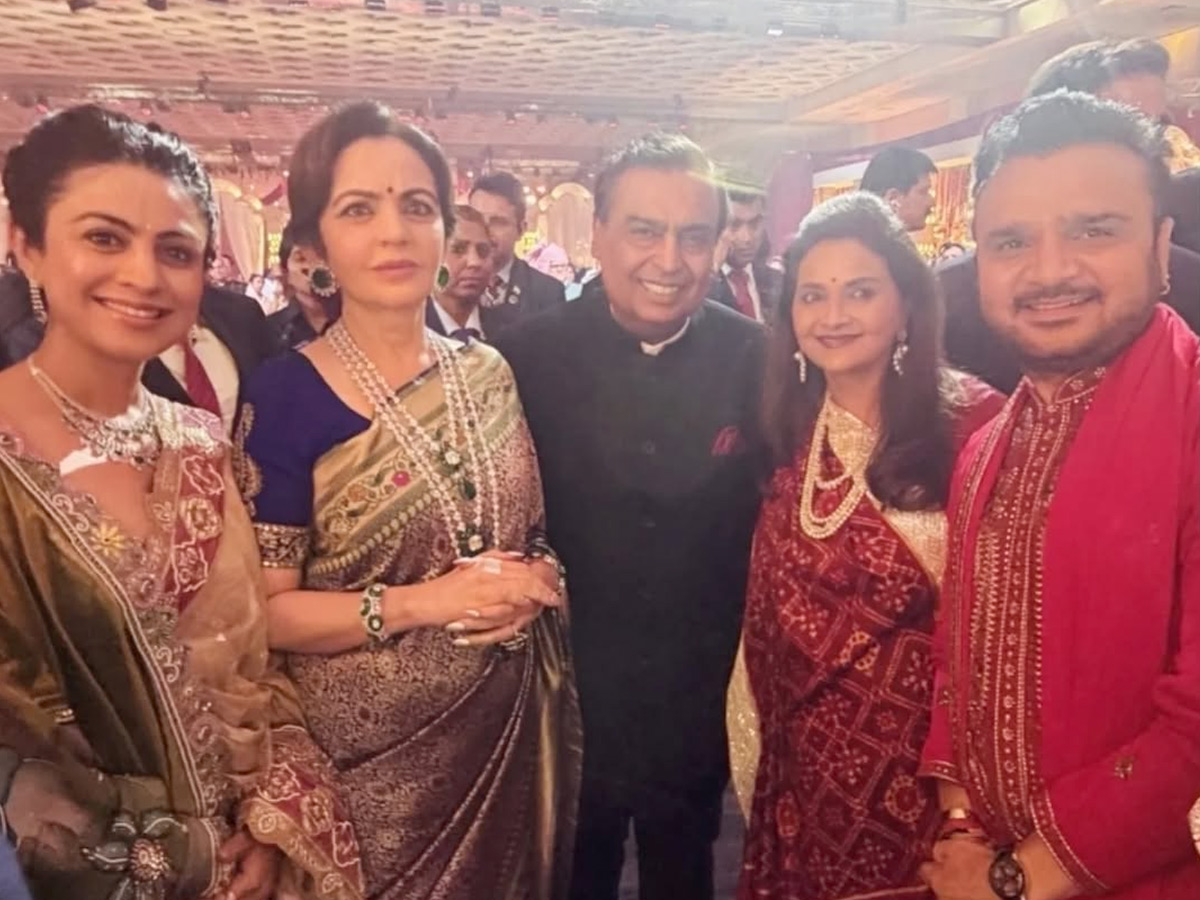 Nita and Mukesh Ambani Attended The wedding of Karan Nathwani and Dweta in Mumbai Photos1