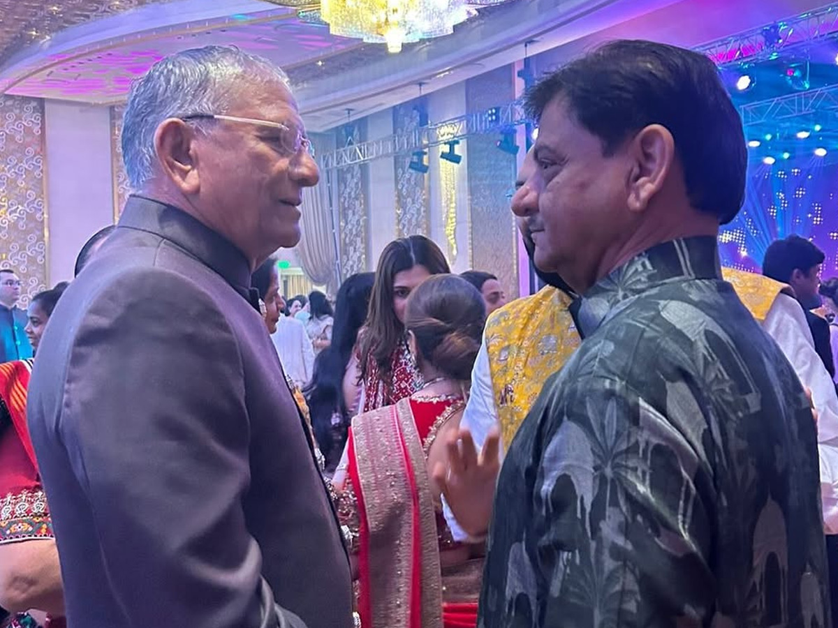 Nita and Mukesh Ambani Attended The wedding of Karan Nathwani and Dweta in Mumbai Photos12