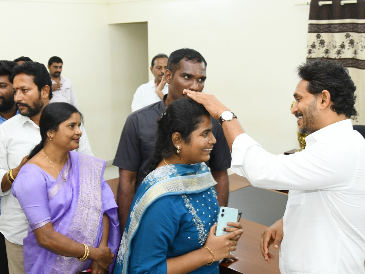 YS Jagan Conduct Praja Darbar In Pulivendula Camp Office Photos13