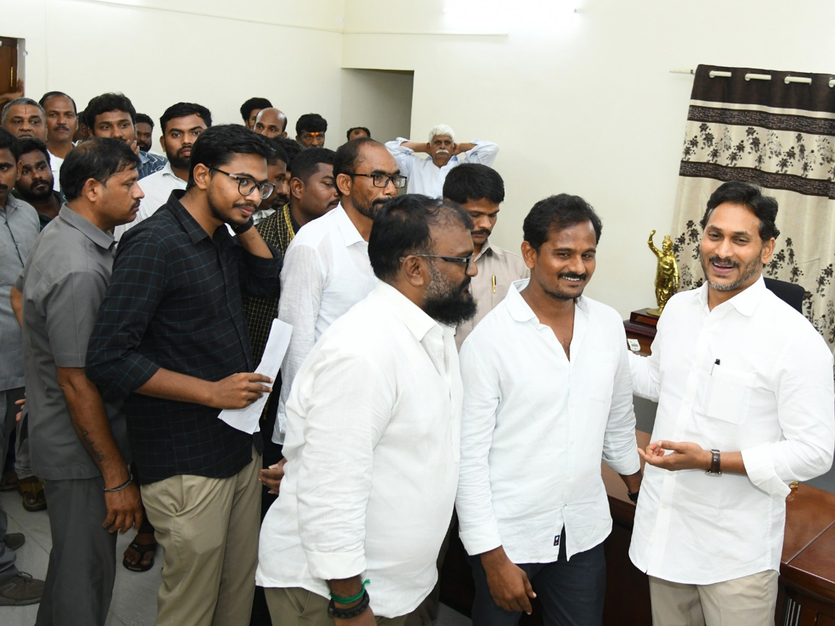 YS Jagan Conduct Praja Darbar In Pulivendula Camp Office Photos15