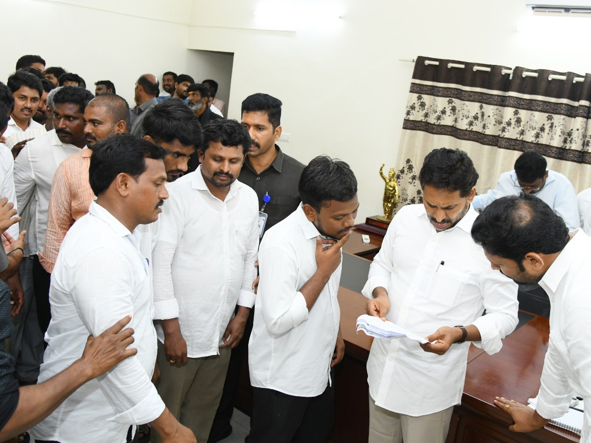 YS Jagan Conduct Praja Darbar In Pulivendula Camp Office Photos18