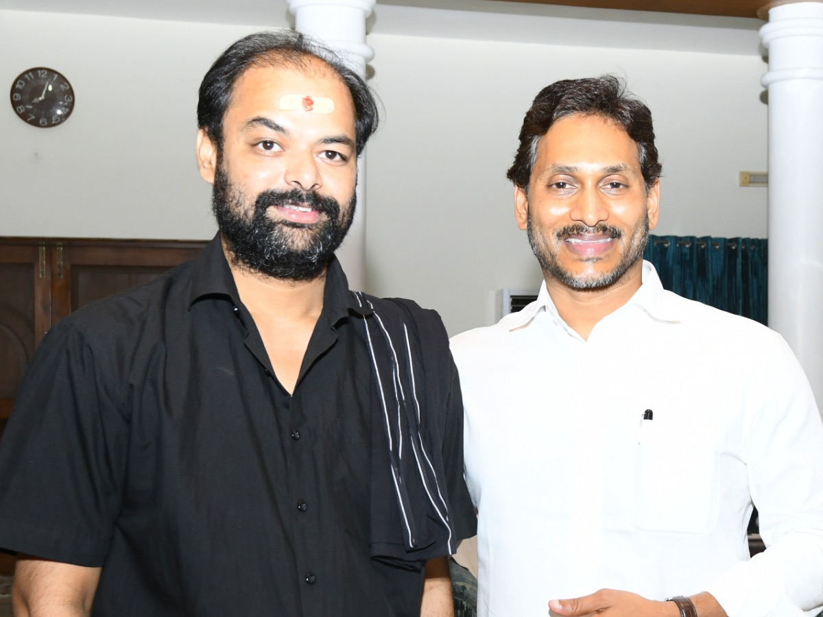 YS Jagan Conduct Praja Darbar In Pulivendula Camp Office Photos24