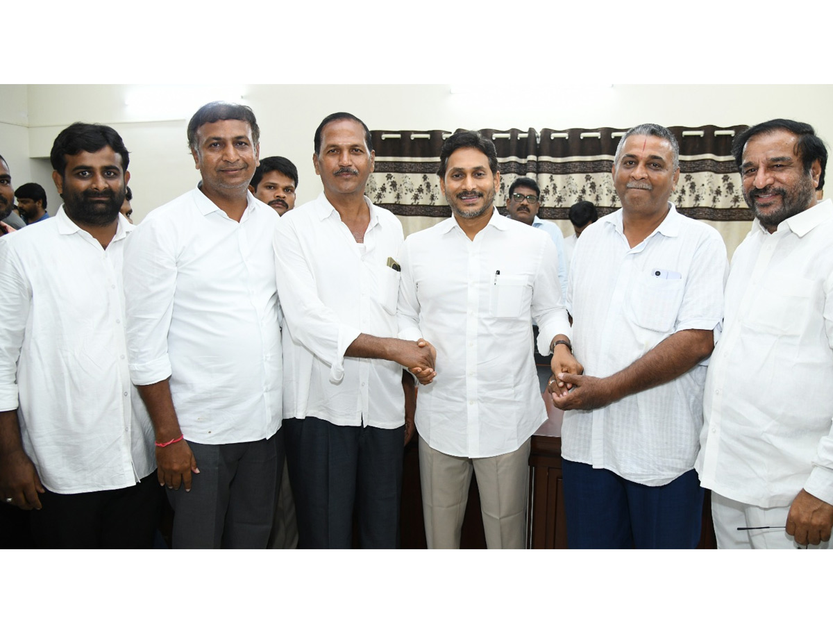 YS Jagan Conduct Praja Darbar In Pulivendula Camp Office Photos26