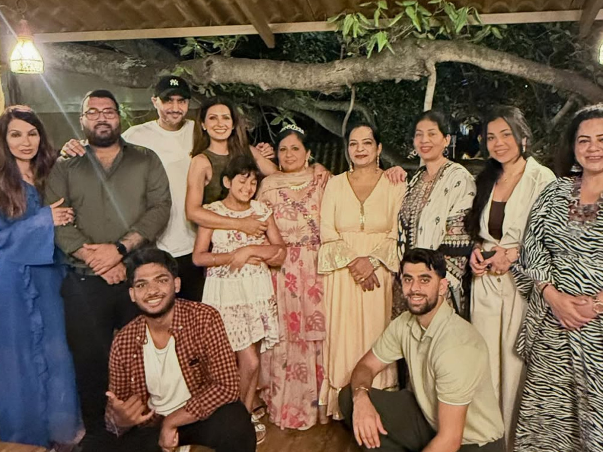 Geeta Basra And Harbhajan shine At friend birthday party Photos11