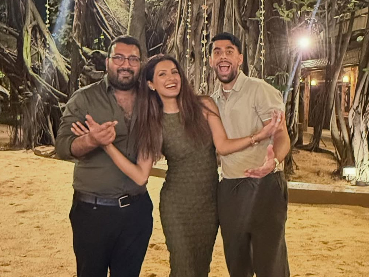 Geeta Basra And Harbhajan shine At friend birthday party Photos13