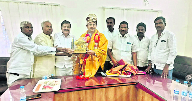 ఇంజినీర్‌పై మంత్రి మండిపాటు 1