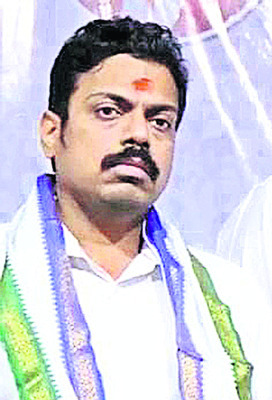 ప్రభుత్వ తప్పులపై పోరాటాలకు సిద్ధం8