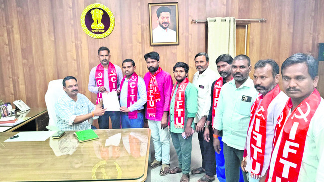 అనుమతులనురద్దు చేయాలి 
1