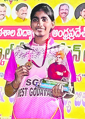 వారాహి అమ్మవారికి  ఆభరణాల సమర్పణ 1